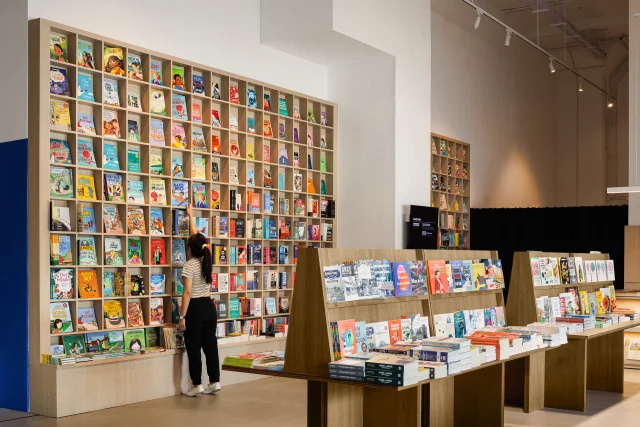 SAM at Tanjong Pagar Distripark — Commercial · Gallery / Workplace interior by The Local INN.terior