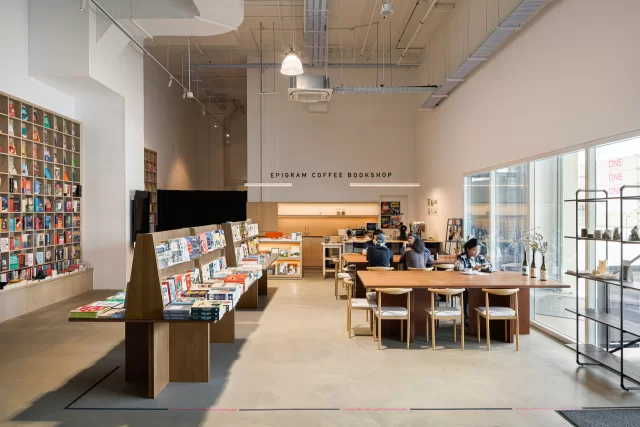 SAM at Tanjong Pagar Distripark — Commercial · Gallery / Workplace interior by The Local INN.terior